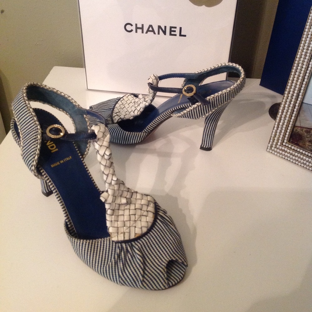 Fendi Blue and White open toe high heel size 7